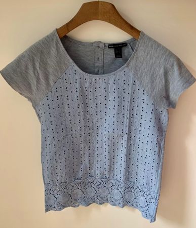 T-Shirt mit Broderie Anglaise, wie neu