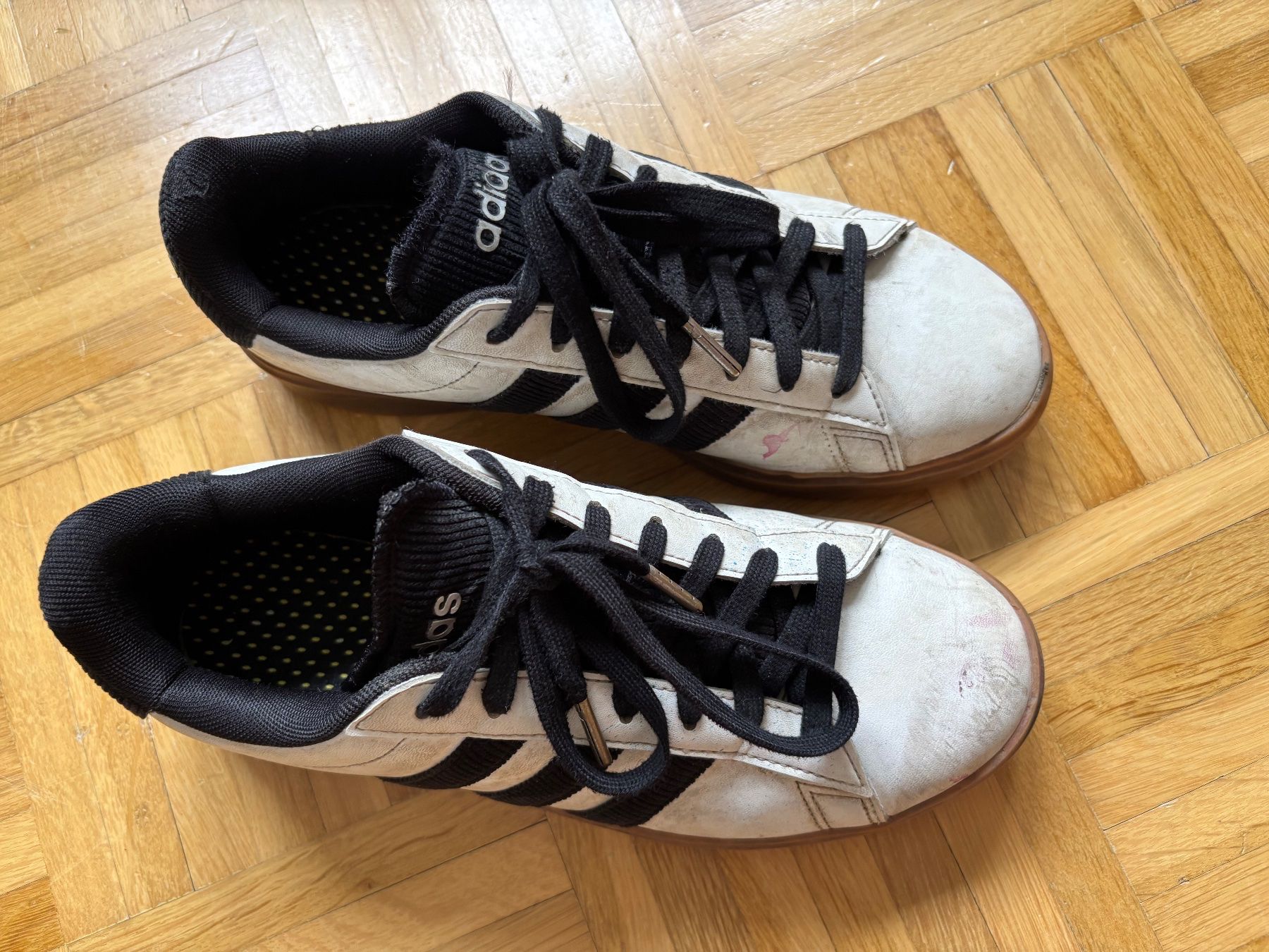 Adidas Scarpe da uomo: adidas weiss/ schwarz, Grösse US 7.5. / 40 2/3 – Usato da Adliswil venduto da Baski7