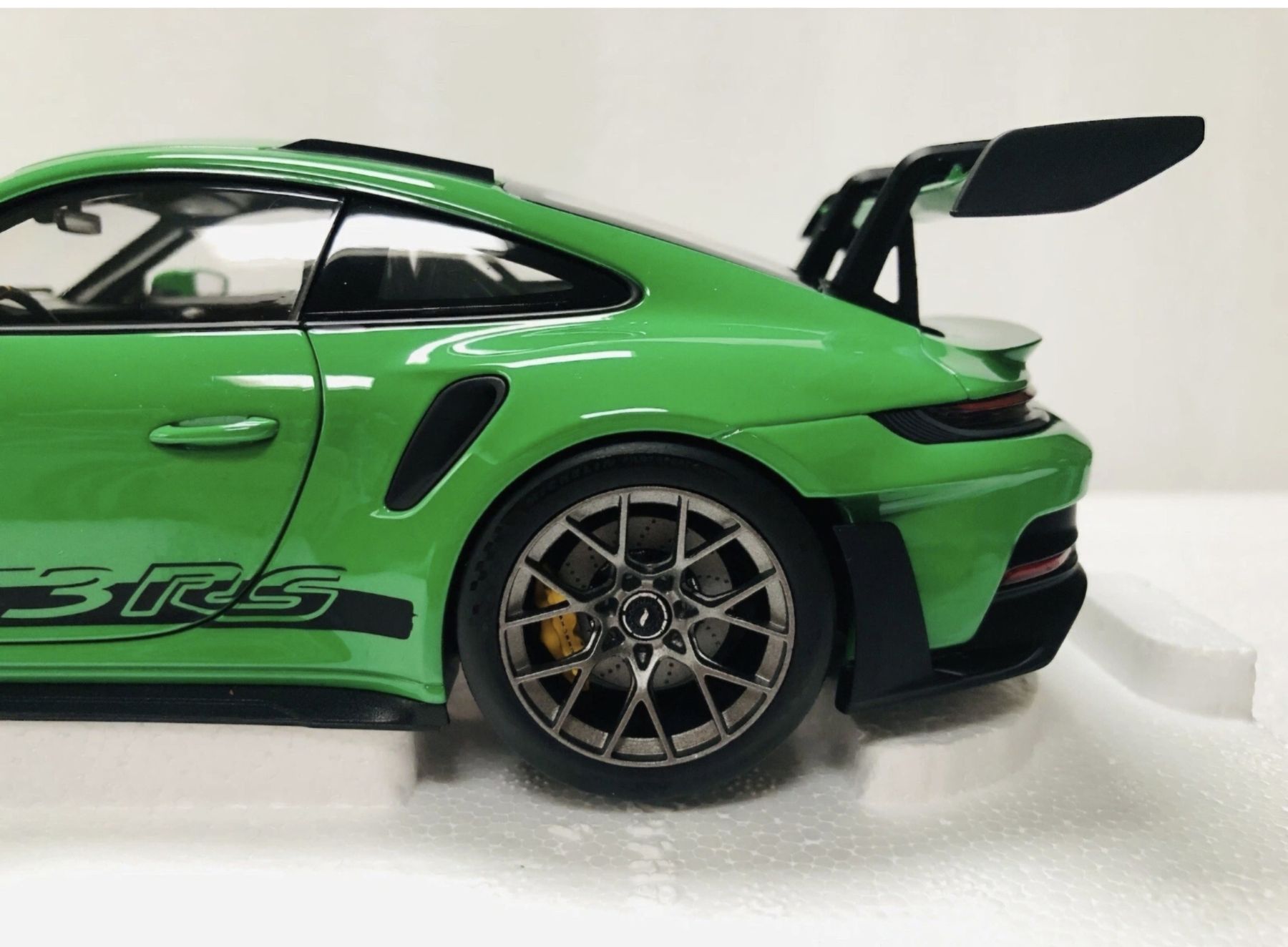 Porsche Modellini d'auto: Porsche 911 (992) GT3 RS Python Green Limited Édition NOREV – Nuovo e nell'imballaggio originale da La Joux FR venduto da Pepere5 8