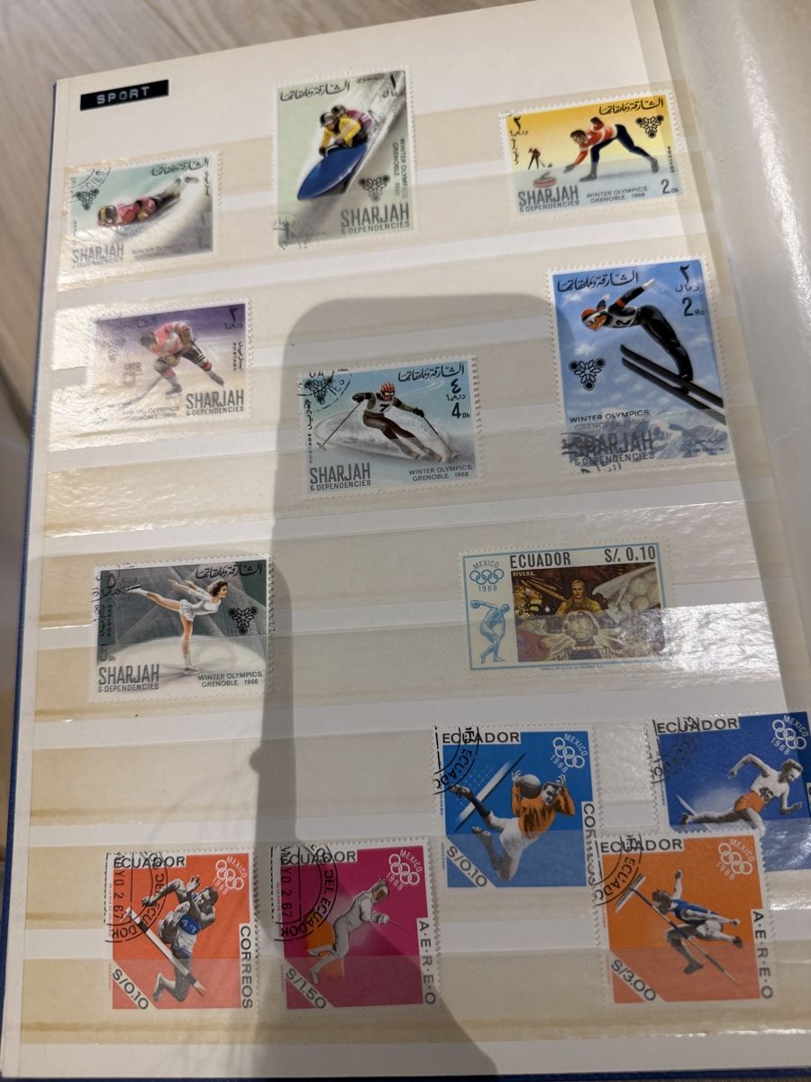 Tutti i francobolli: Briefalbum Album  – Usato da La Tour-de-Peilz venduto da HOTMI00 2