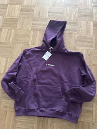 La Demure Hoodie M/L, Lila, Neu mit Etikett, Top Zustand!