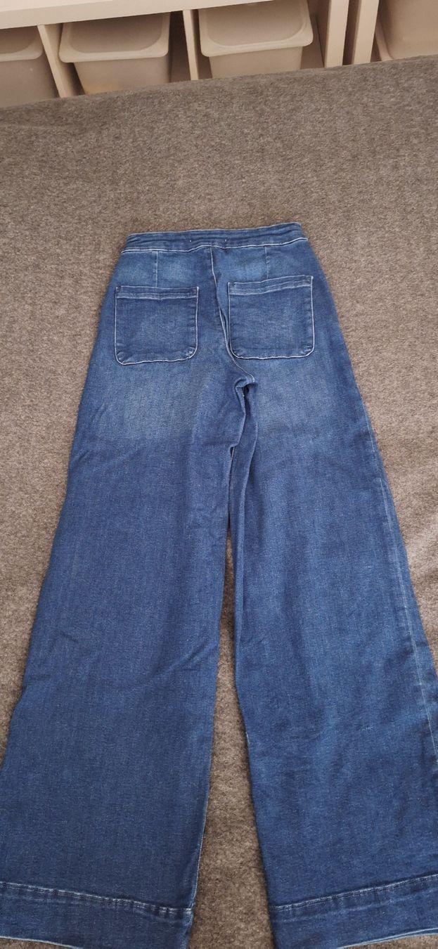 Only Jeans: Only jeans – Gebraucht aus Mumpf von SwissDi 3