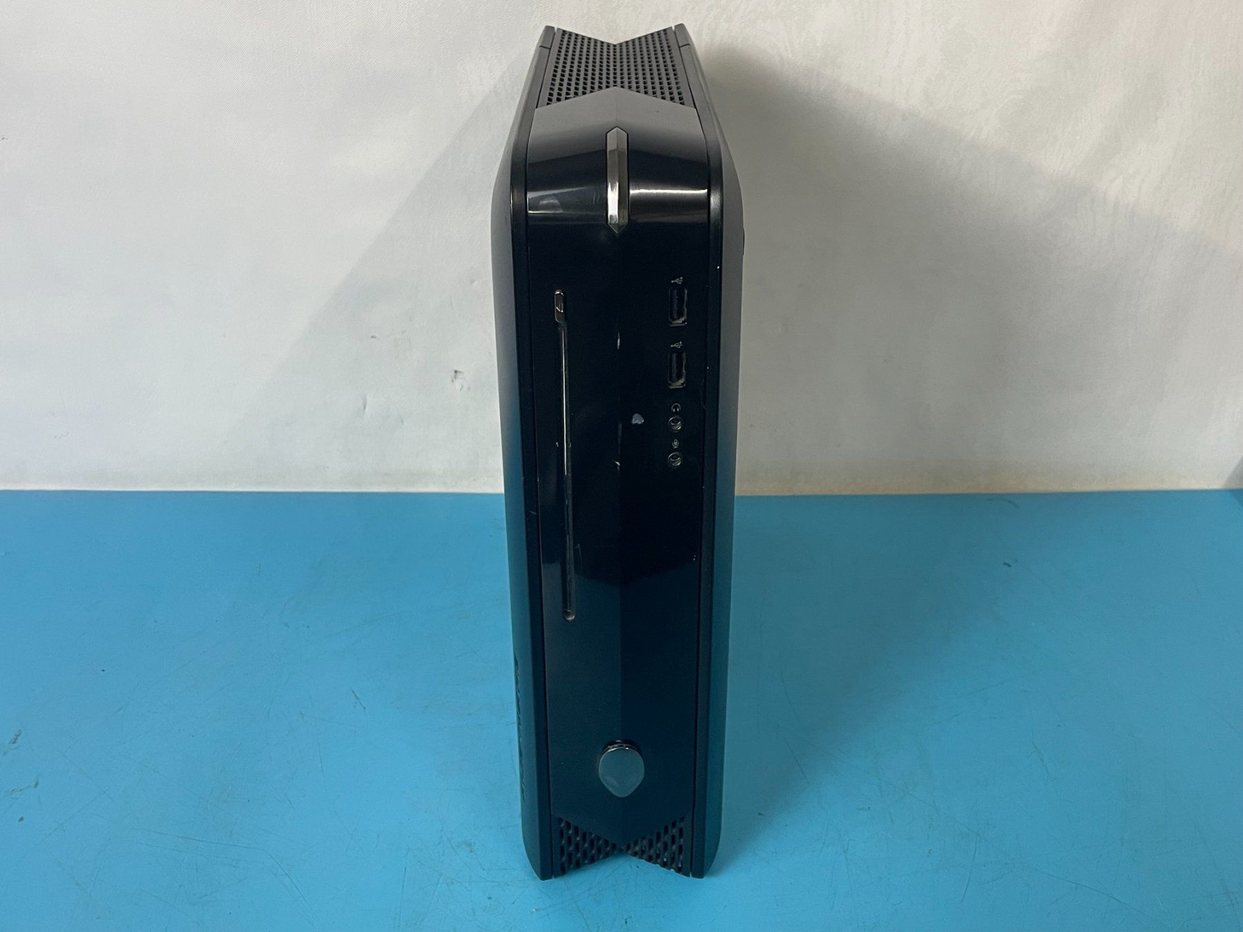 Gehäuse: Alienware Mini gaming PC Gehäuse – Gebraucht aus Zürich von
