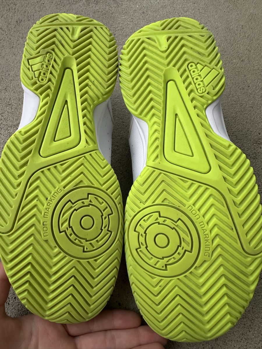 Adidas Scarpe per ragazzi: Hallenschuhe Grösse 38 2/3 – Usato da Winterthur venduto da melanie28 3