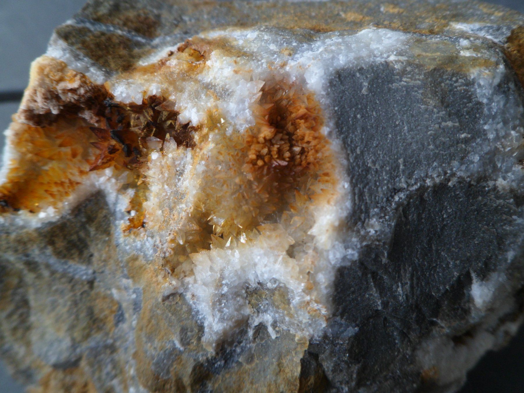 Minerali & Pietre curative: Calcitkristalle Schweiz selten. – Usato da Affoltern am Albis venduto da Fossil60 2