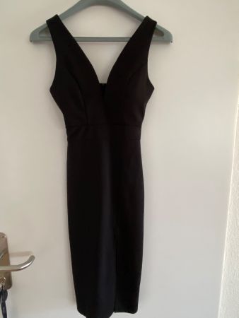 Black cocktail dress, sleeveless, size S