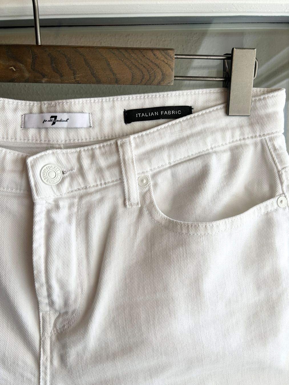 Mankind Pantaloni: 7 for all mankind Shorts - W28 – Usato da Illnau venduto da Monkky 5