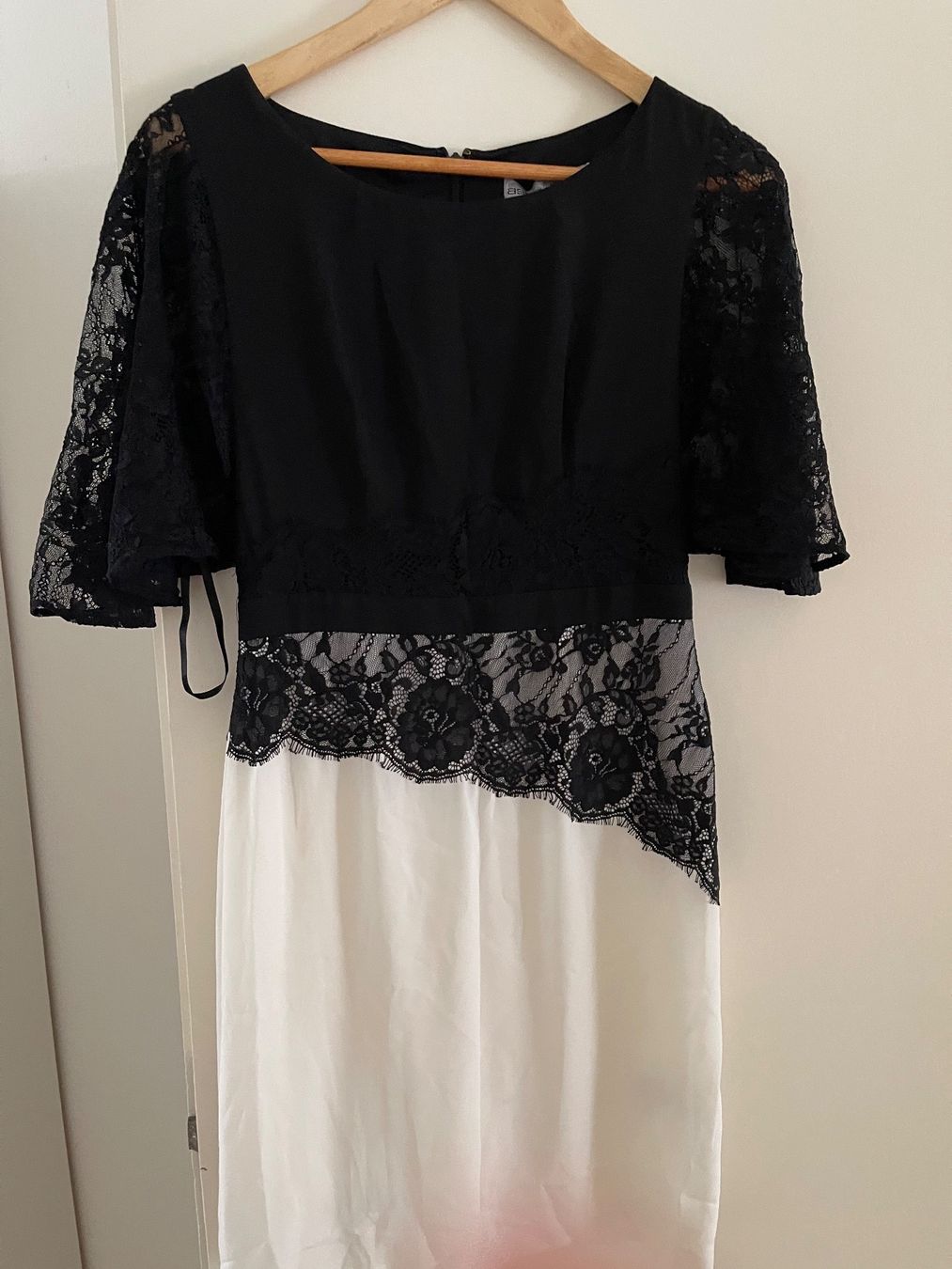 Vestiti: Kleid – Nuovo (secondo la descrizione) da Luzern venduto da ard_b2kz