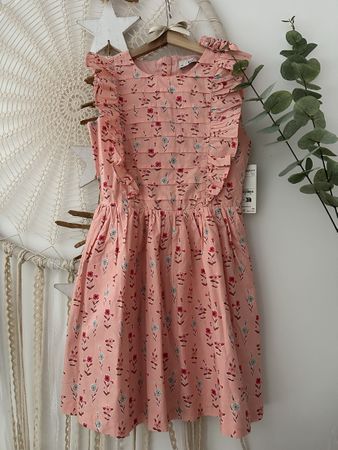 Mädchenkleid mit Blumenmuster + Scrunchie 🌸 Gr. 140 *NEU
