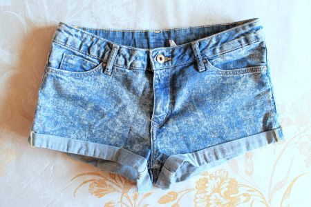 H&M * HOTPANTS / Shorts mit Umschlag  34/36  XS/S