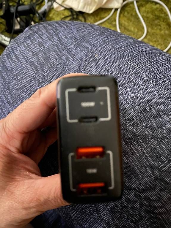 Ladegeräte: Xtorm 4in1 PD Charger USB-A / USB-C , Noir – Gebraucht aus Saignelégier von Jeanno76