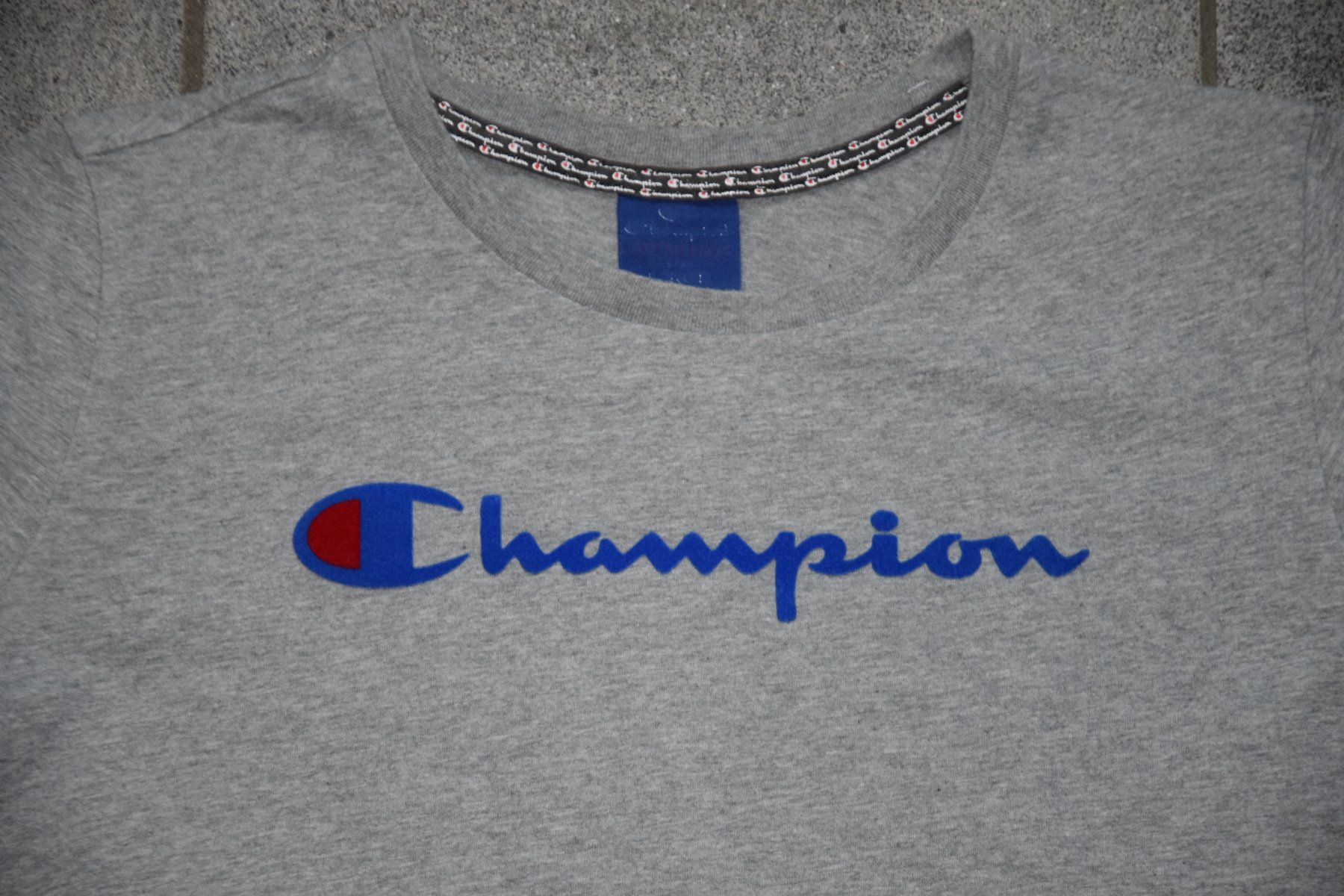 Champion T-Shirts: Damen Champion T-shirt gr. S – Gebraucht aus Mezzovico von finsteraar 1