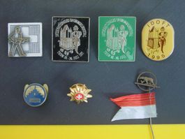 Diverse Vintage Pins und Anstecknadeln (Saurer, DAF, etc.)