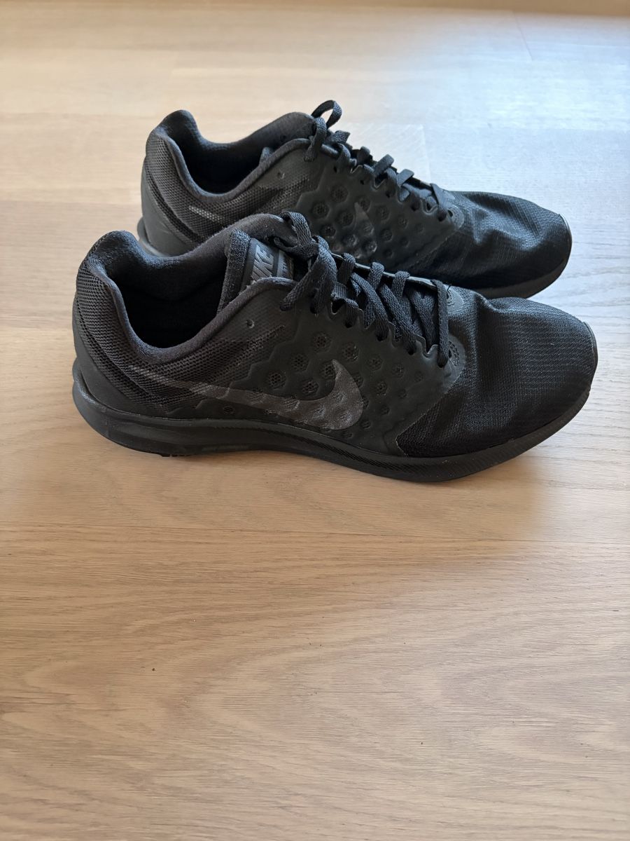 Nike Chaussures femmes: Nike Downshift Ter 7 – D'occasion à Rotkreuz par sab_bas 2