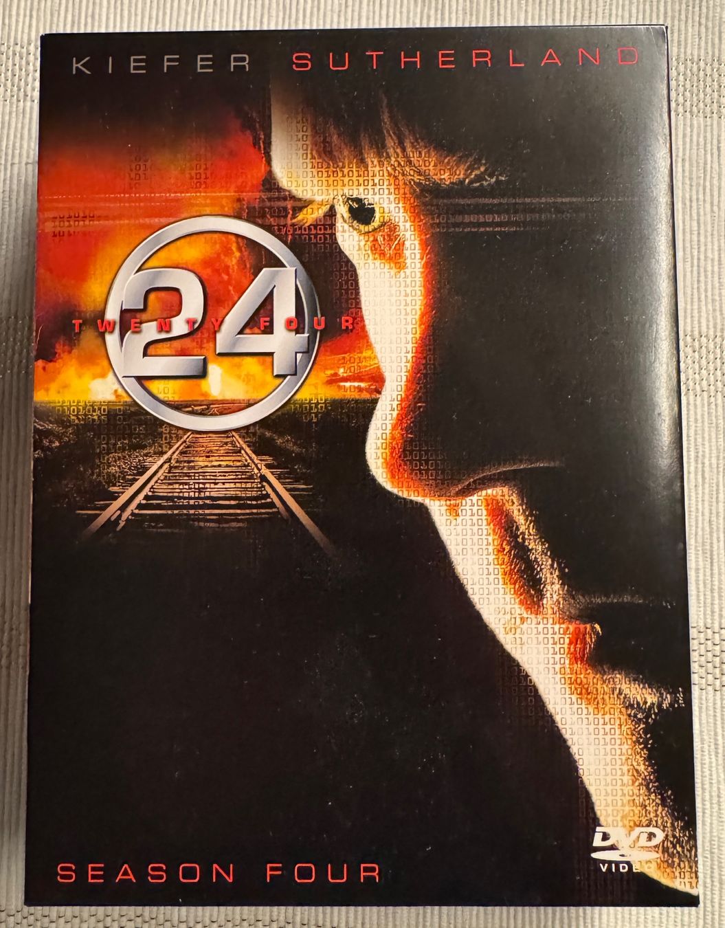 Tutti i DVDs: 24 - Season 4 - DVD - Kiefer Sutherland – Usato da Arbon venduto da drs64