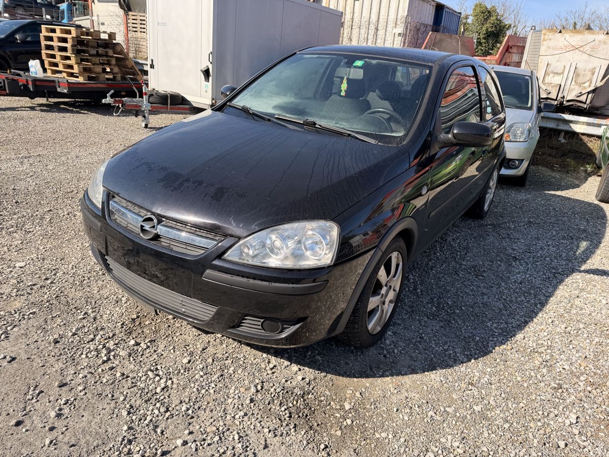 Opel Automobili: Opel corsa 1.2 essence – Usato da Vernier venduto da rod_vmf2