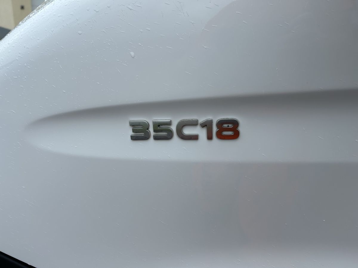 Iveco Véhicules utilitaires: Iveco 35c18 – D'occasion à Einsiedeln par mih_22tr 1