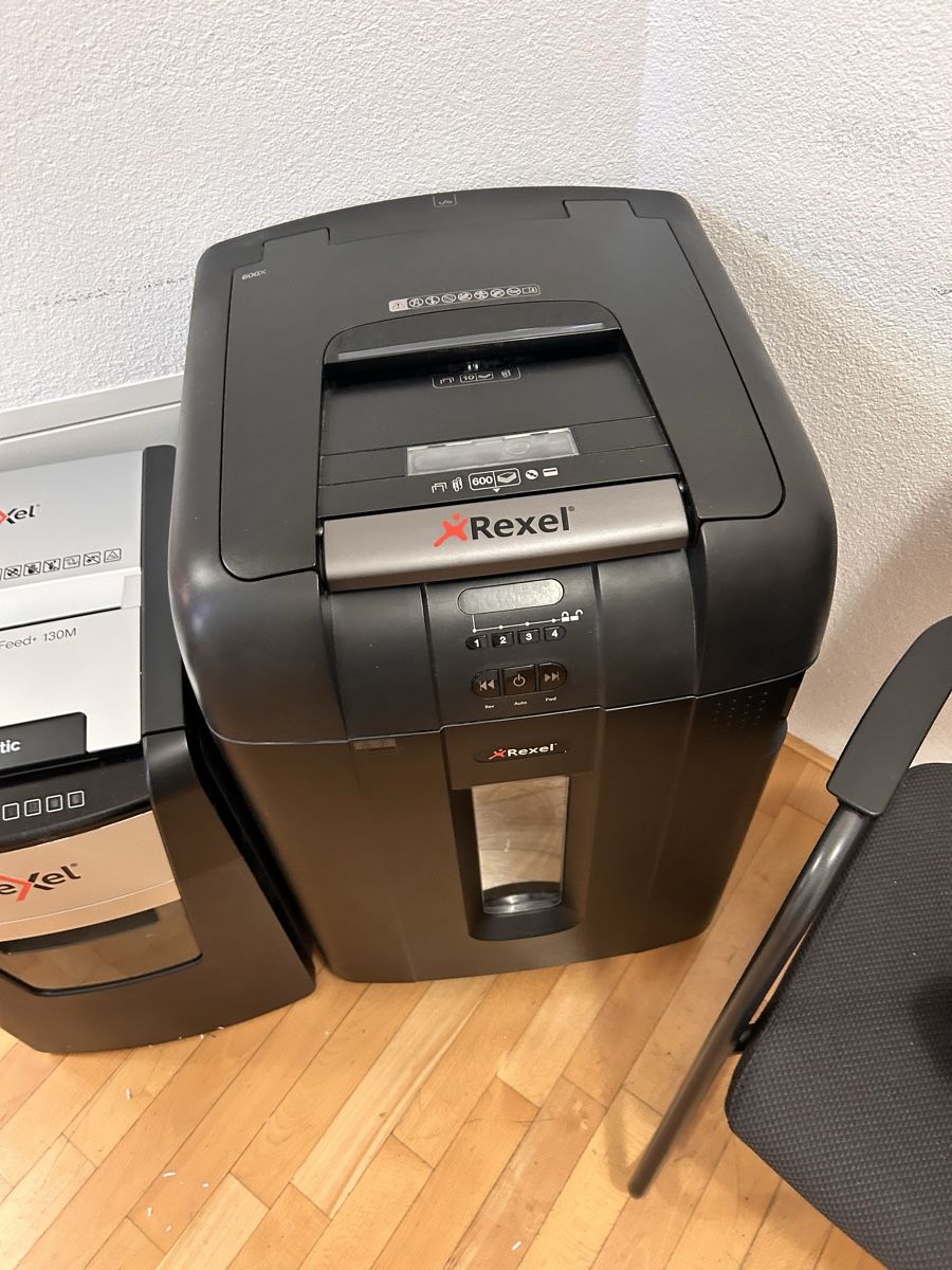 Rexel Distruggi documenti: Rexel Aktenvernichter 600X – Difettoso da Horgen venduto da Sunshine_12399