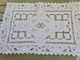 Deckeli Spitze weiss Stickerei Handarbeit 39x27 cm