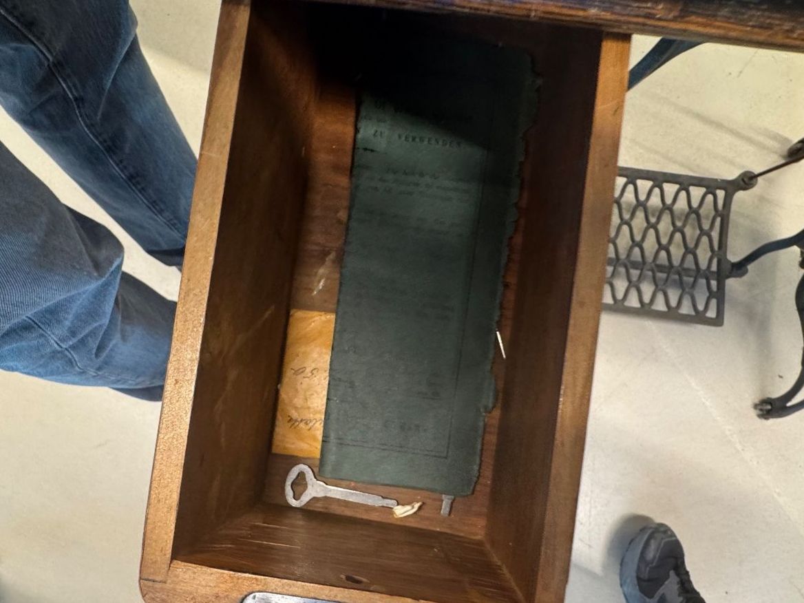 Singer Nähmaschinen: Antike Singer Nähmaschine S358 – Gebraucht aus Basel von B.W.B. 7