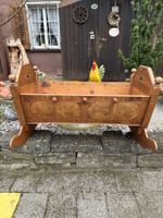 Antike Holzwiege