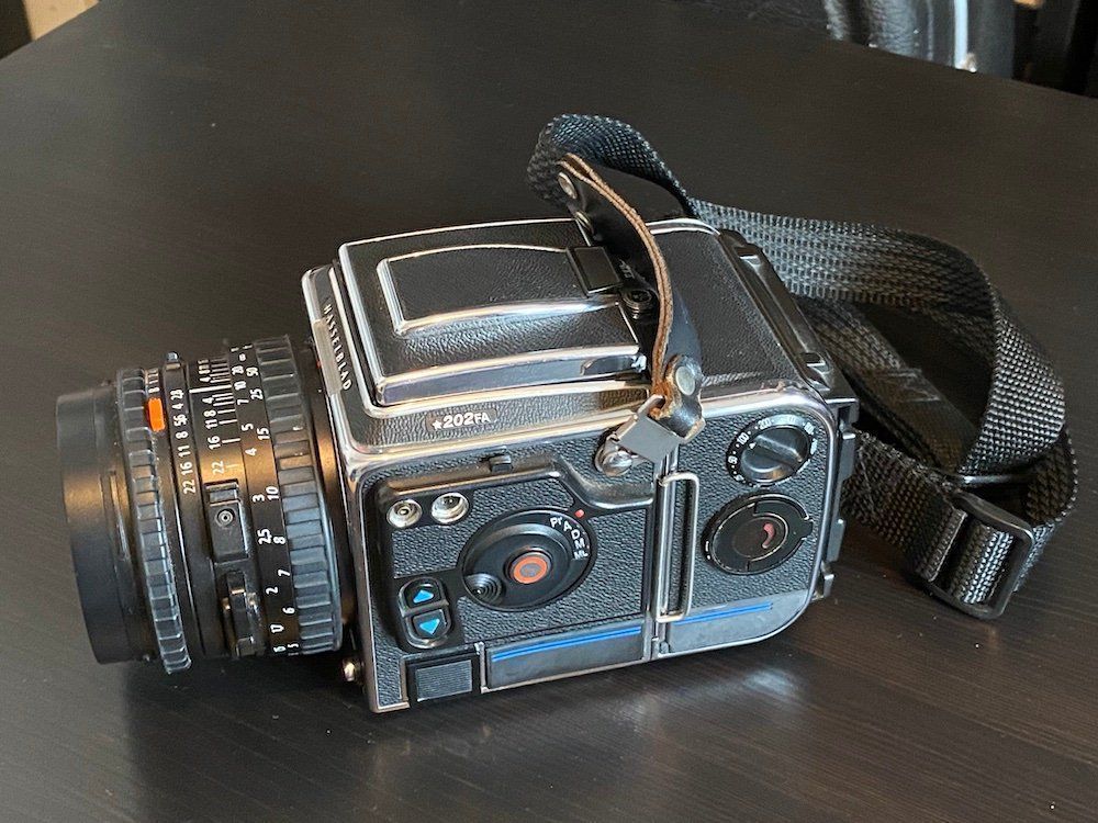 Hasselblad 202FA (3002649) Glass Key Camera