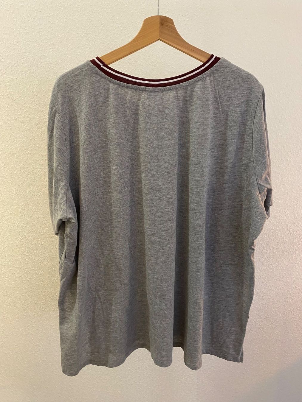 Asos T-Shirts: Asos T-Shirt grau rot Gr. 52 – Gebraucht aus Pratteln von a23_j2gs 1