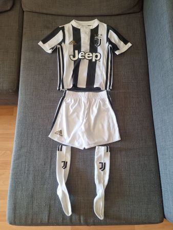 JUVENTUS TURIN KOMPLETTDRESS GR. 104