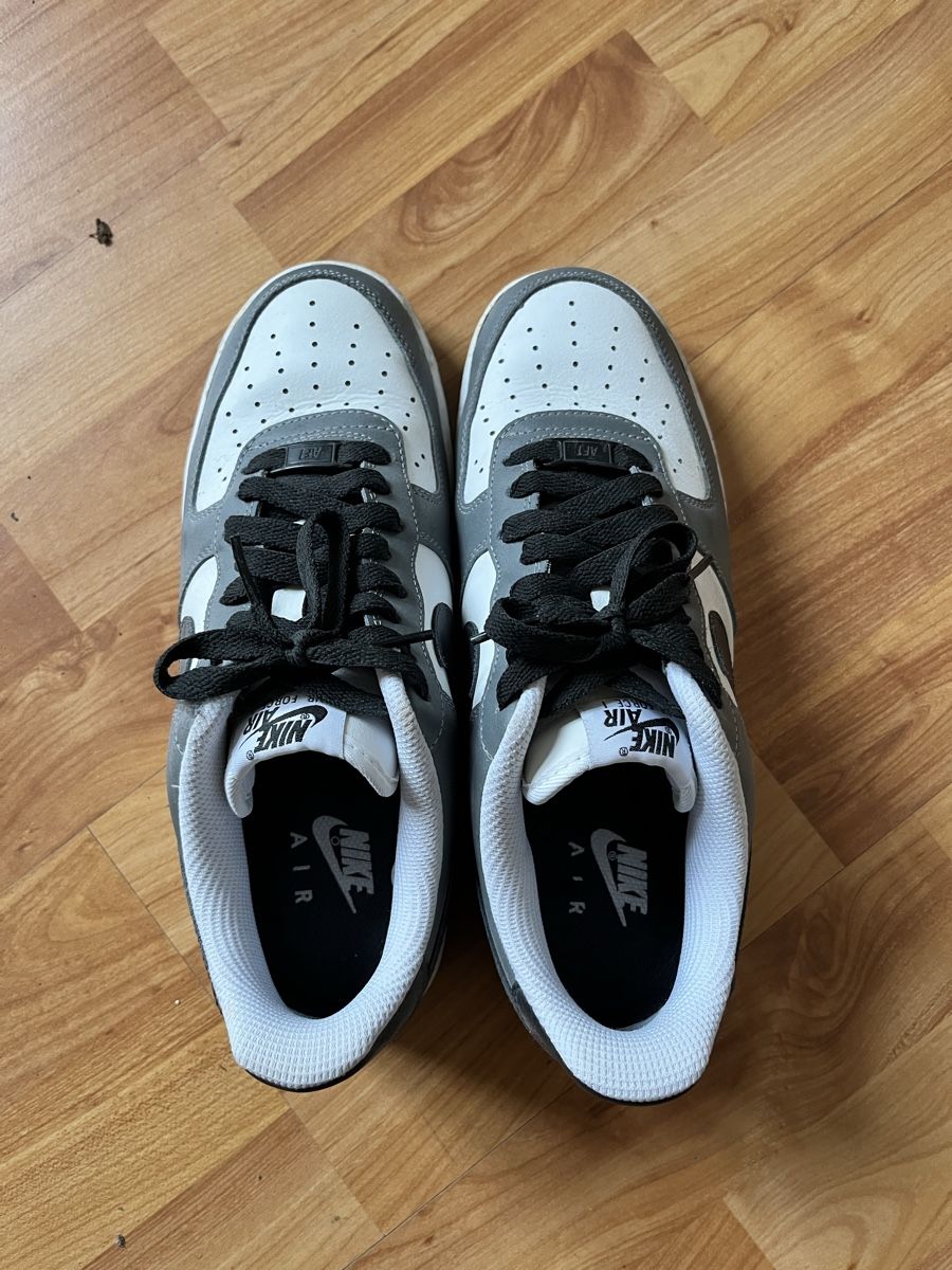 Nike Chaussures hommes: Nike Air Force 1 Custom – D'occasion à Solothurn par F.G10R 1