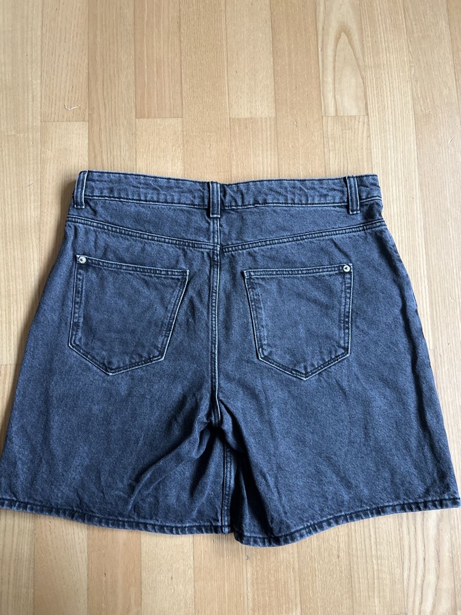 C&A Jeans: Schwarze Jeans Shorts, Grösse 40 – Usato da Zürich venduto da Tibet75 2