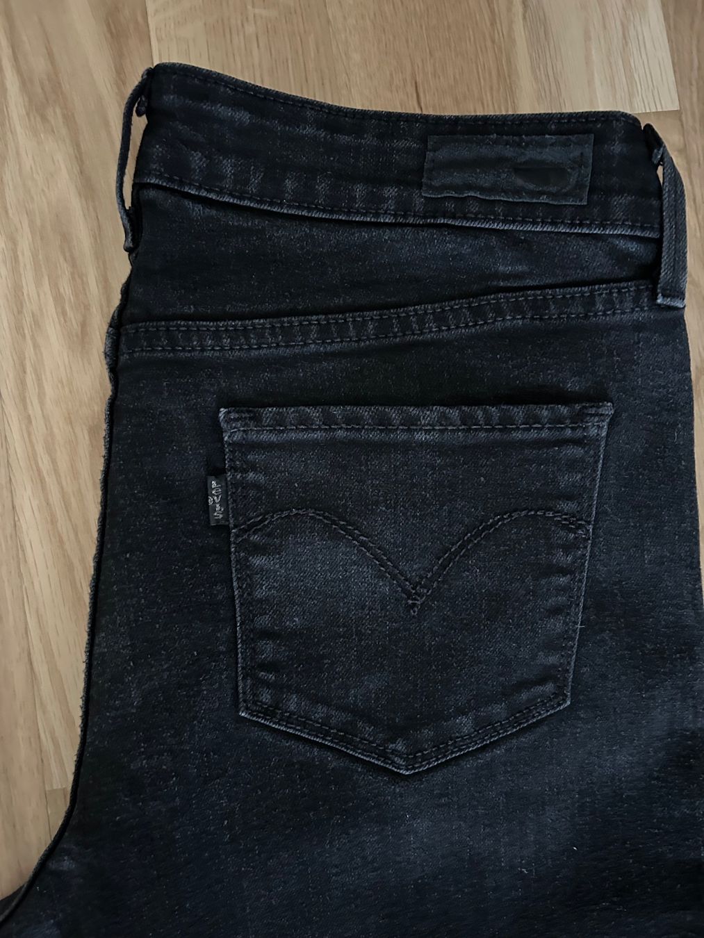 Levi's Jeans: Levi Strauss Damen Jeans schwarz – Usato da Steffisburg venduto da Maratsch 3