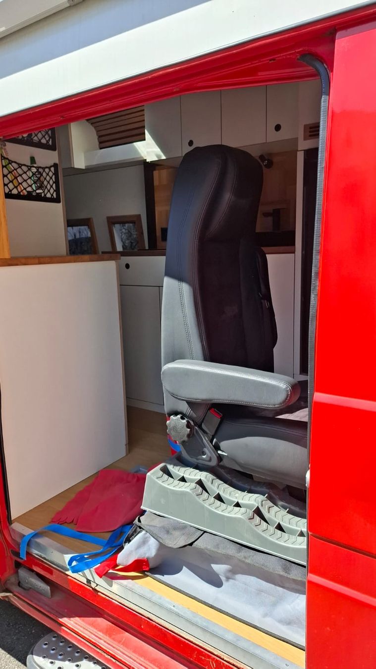 Iveco Veicoli da campeggio: Iveco 49.12 Turbodaily – Usato da Bottmingen venduto da Schreinerei_Nix_GmbH 9