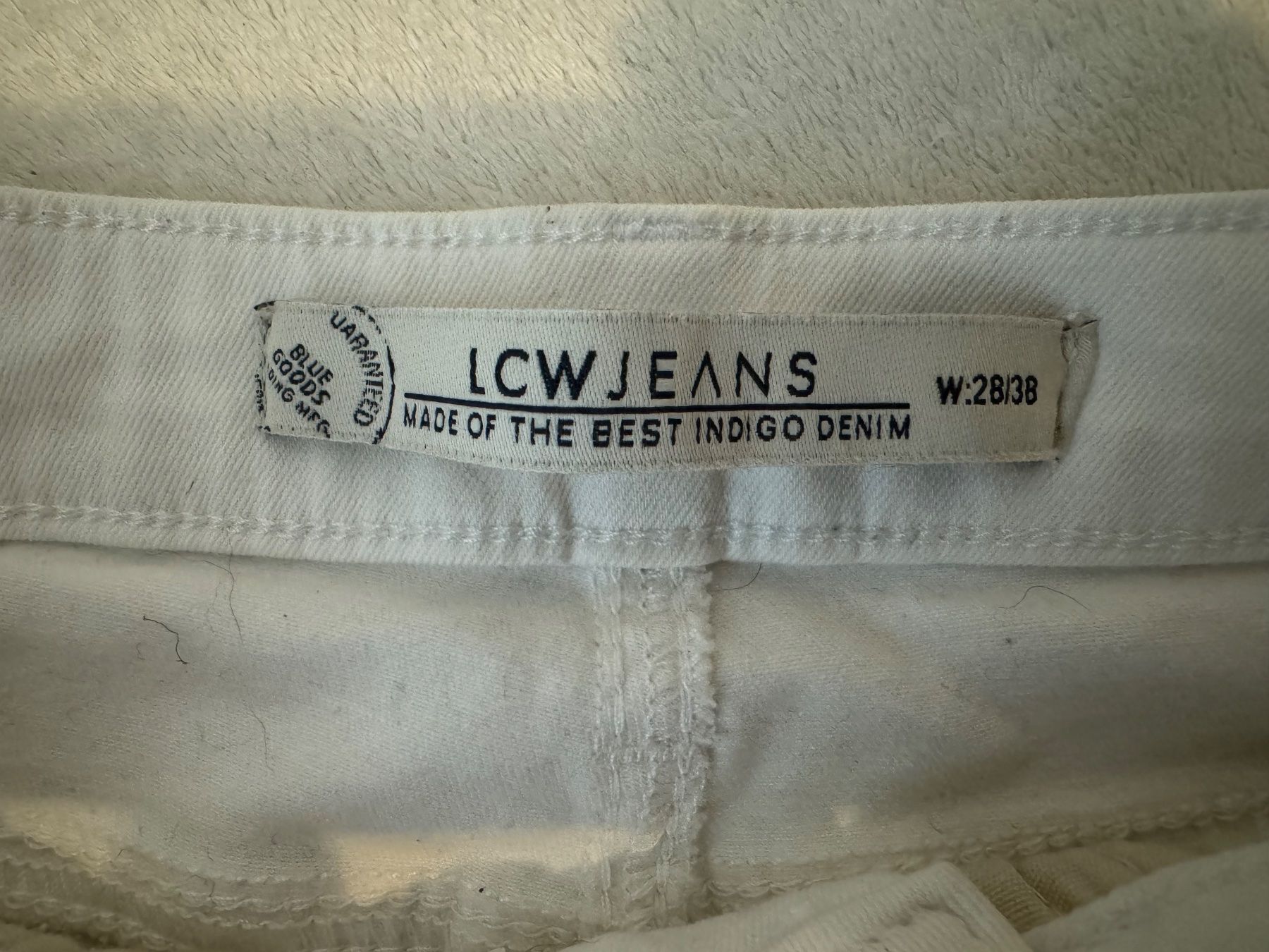 Pantaloni: Weisse Sommer Jeans mit Spitze, Grösse 28 – Usato da kloten venduto da Sneki5 3