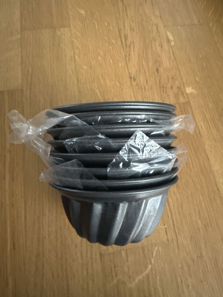 Betty Bossi Moules à gâteaux: Set kleine Gugelhupf-Formen – Neuf avec emballage d'origine à Winterthur par nad_y2q8 1