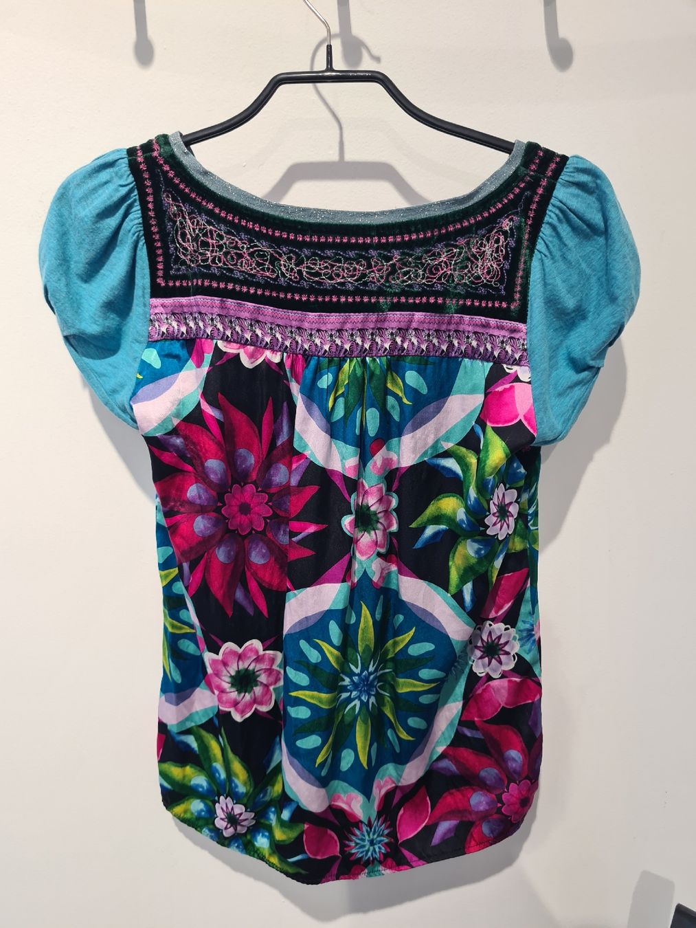 T-shirt: cusco shirt bunt 34 – Usato da Adligenswil venduto da FriedasWelt 2