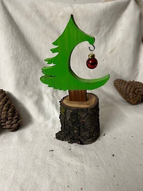 Alle Dekorationen: Holzdeko Baum mit Weihnachts Perle self Made – Neu (gemäss Beschreibung) aus Naters von sch_9fvg 1