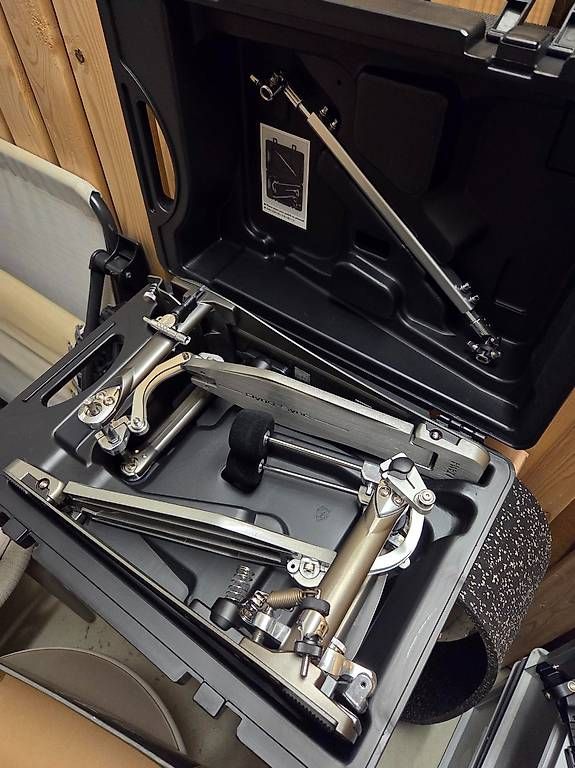 Musikinstrumente: Tama Dyna-Sync Double Pedal – Gebraucht aus Wangen ZH von Tusch20 1