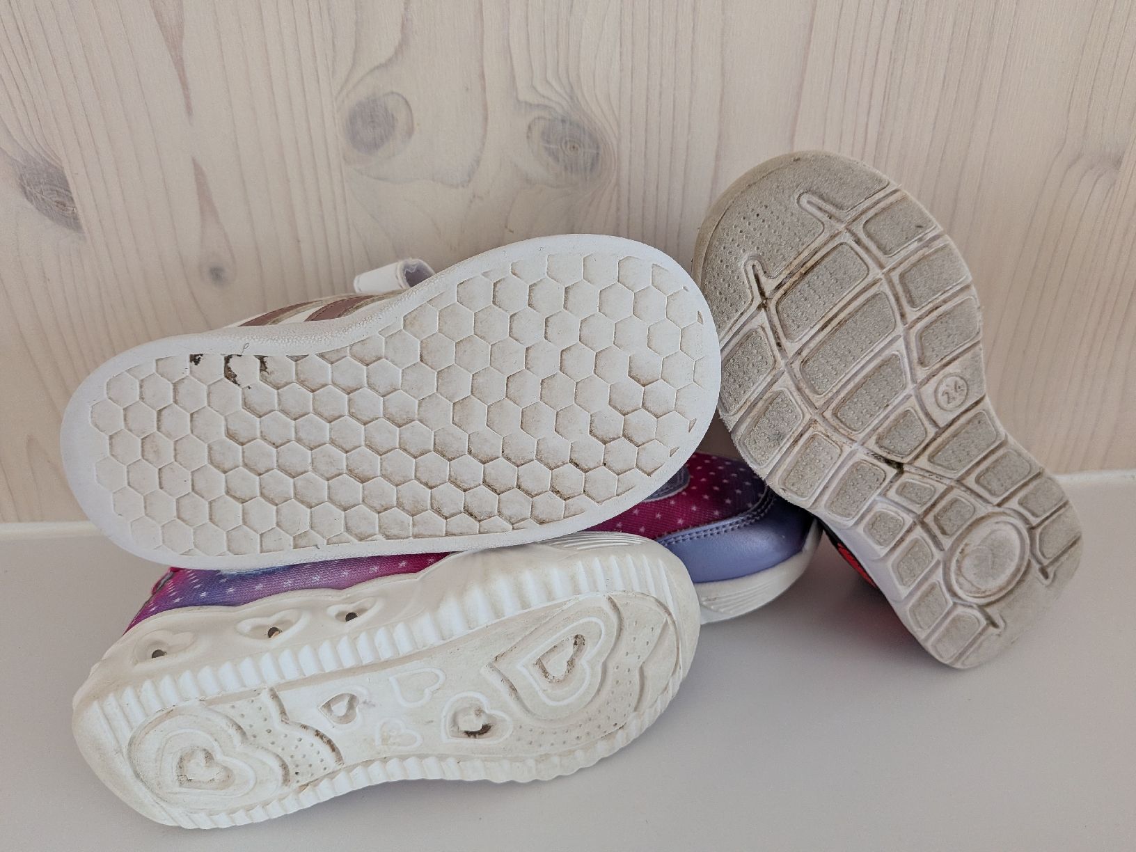 Adidas Scarpe per ragazze: Schuhset 24 – Usato da Unteriberg venduto da Minka99 3