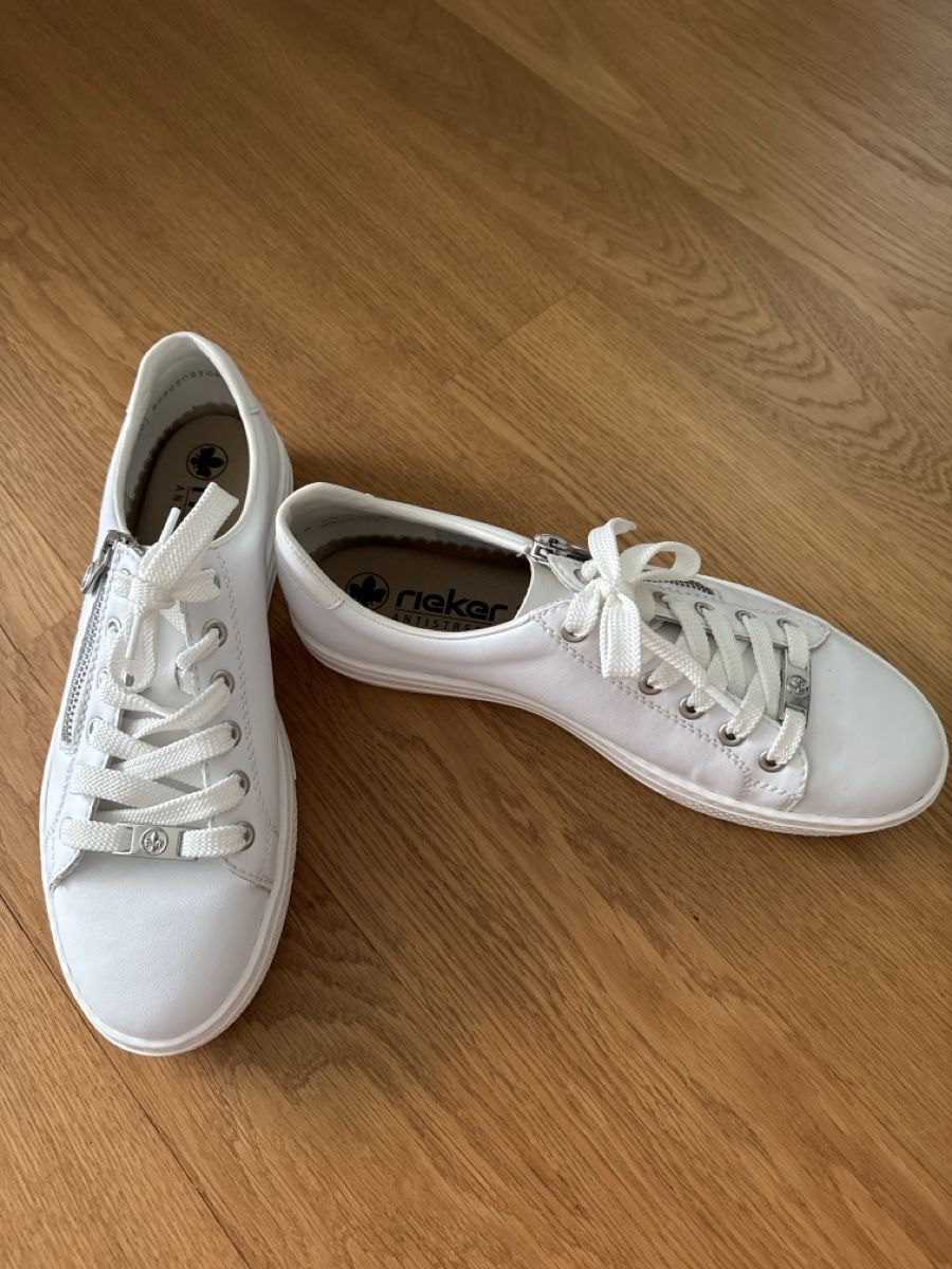 Rieker Scarpe da donna: Sneaker, weiss, Rieker, Gr 40, NEU – Nuovo (secondo la descrizione) da Bonstetten venduto da Tscat 1