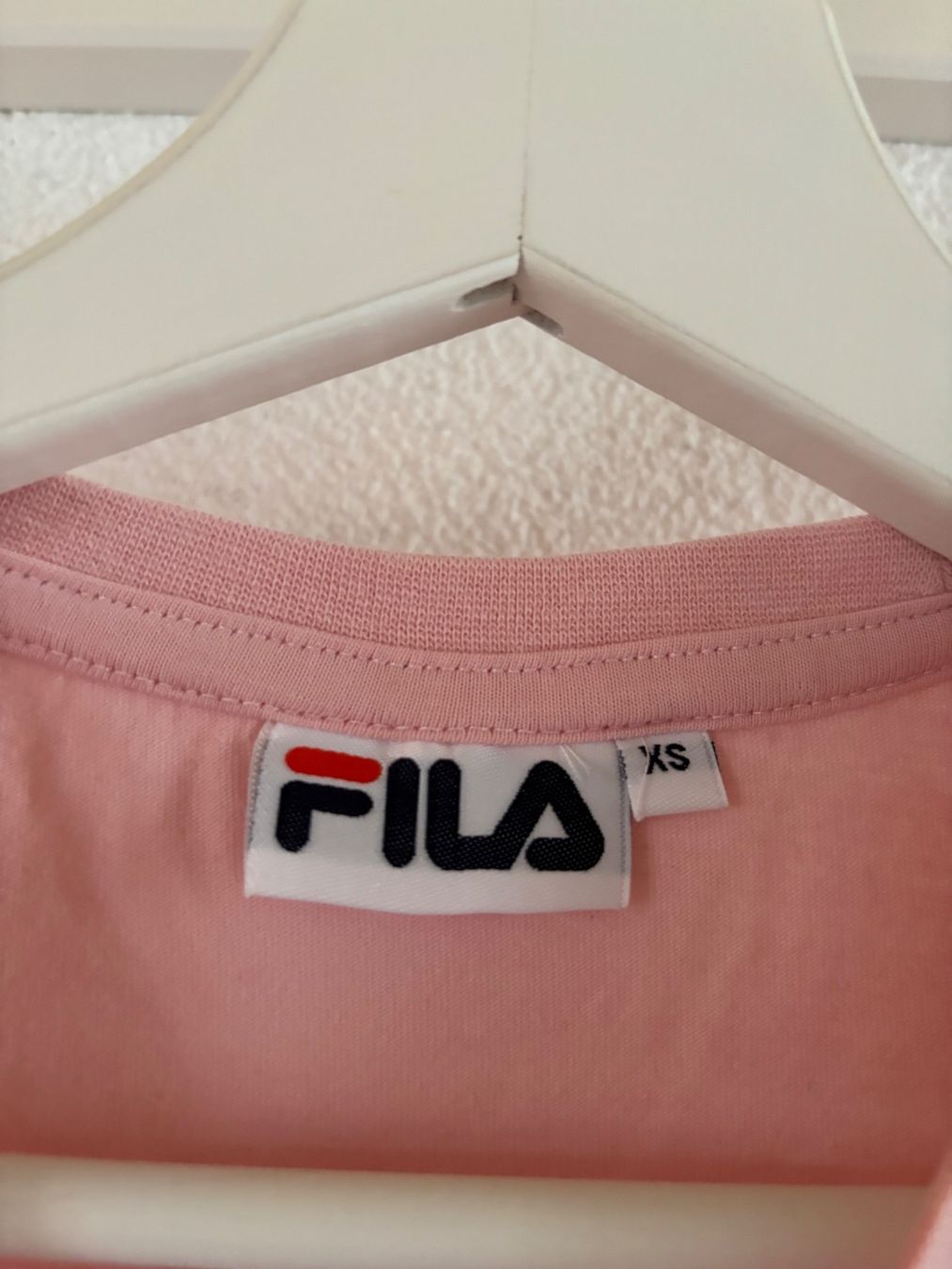 Fila T-shirt: T-shirt rose "Fila" – Usato da Grandvillard venduto da Elsa.Del 2