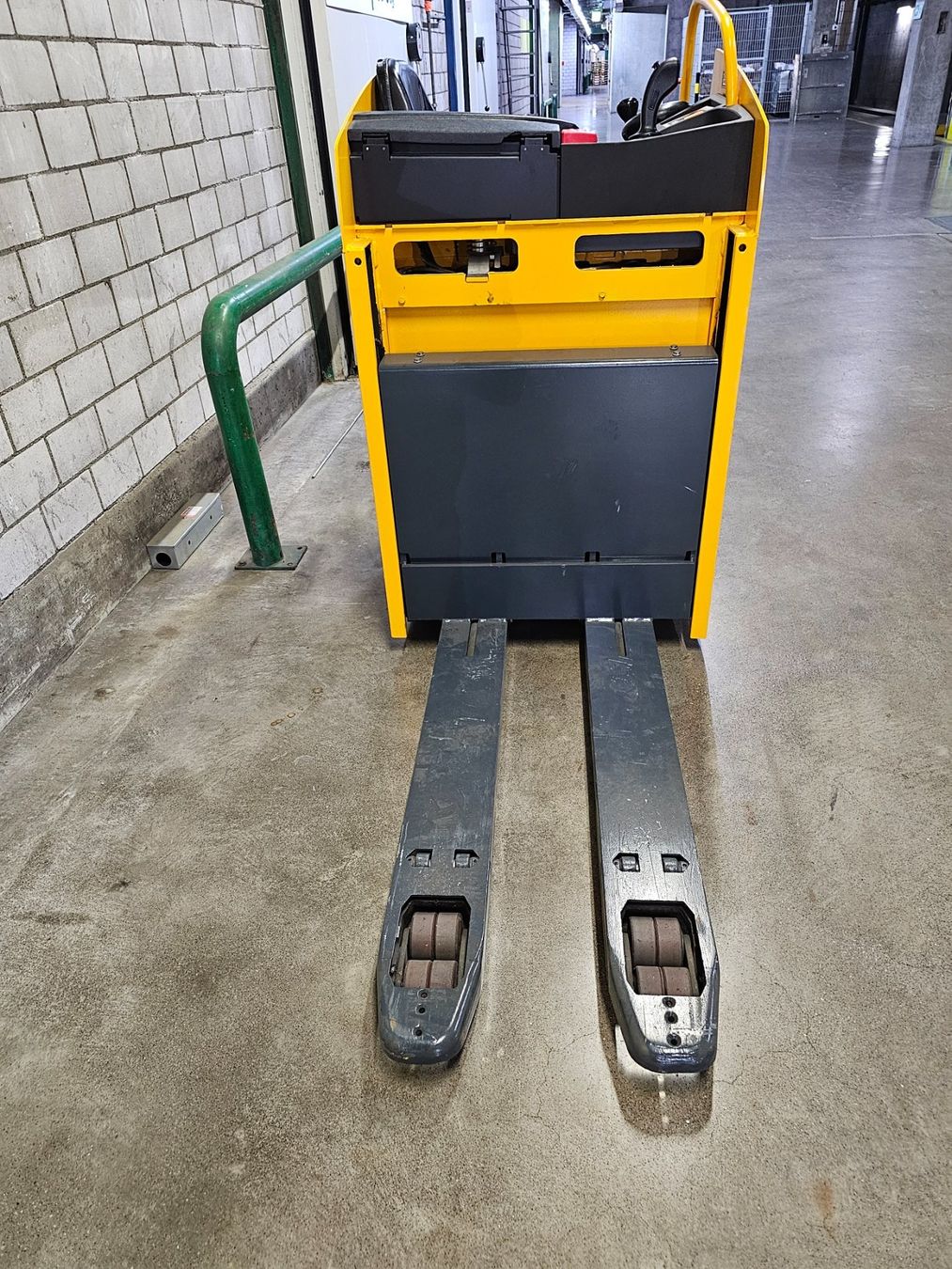 Jungheinrich Carrelli elevatori e a forche: Jungheinrich ESE 220 – Usato da Wallisellen venduto da Synex-AG 1