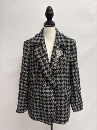Mango Bouclé-Jacke Schwarz-Weiss Gr. 44 Hahnentritt Brosche