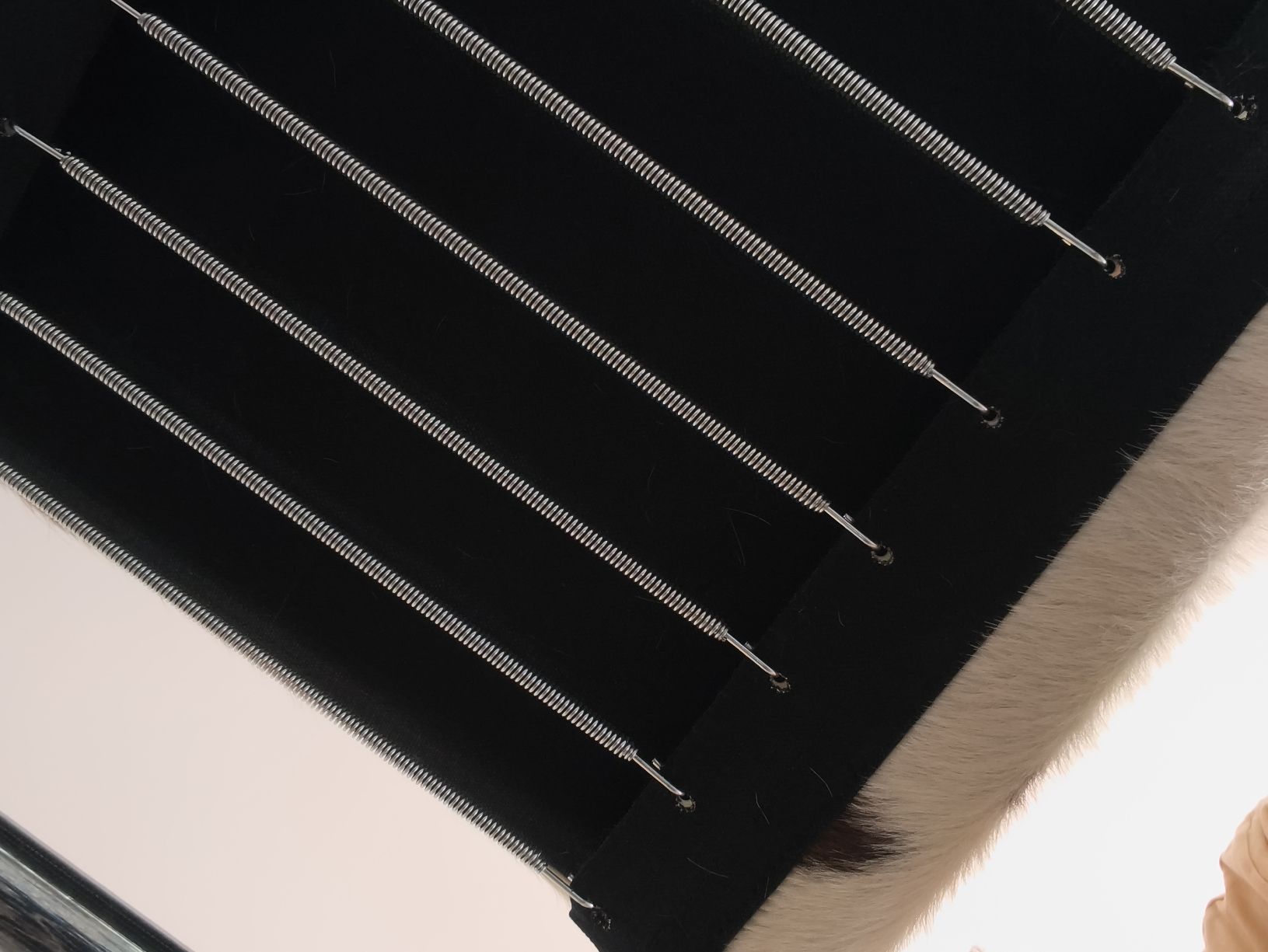 Le Corbusier Sessel: Le Corbusier LC1 Sessel – Gebraucht aus Luzern von WonderfulBasil 2