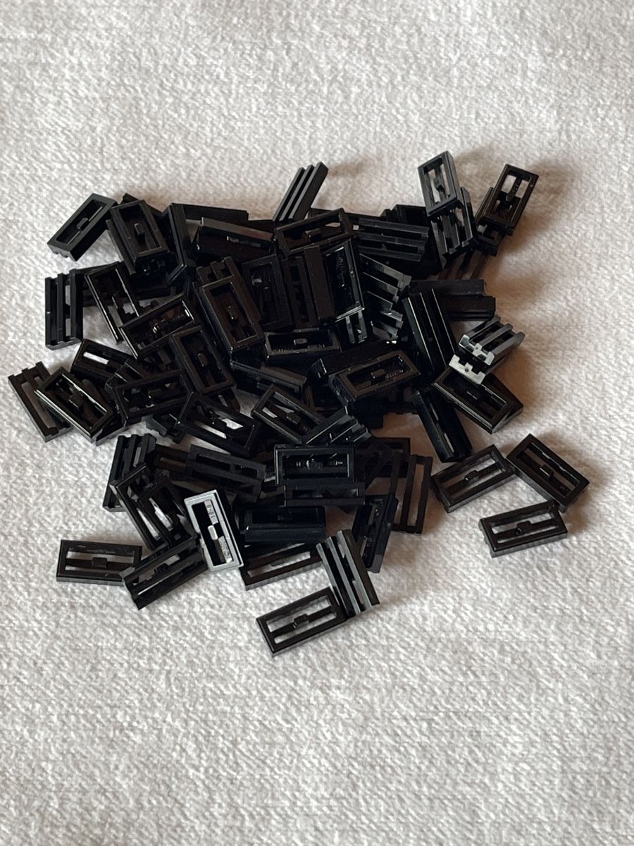 Lego Giocattoli: LEGO - 100 Schwarze Gitter – Usato da Gelterkinden venduto da cobra0110