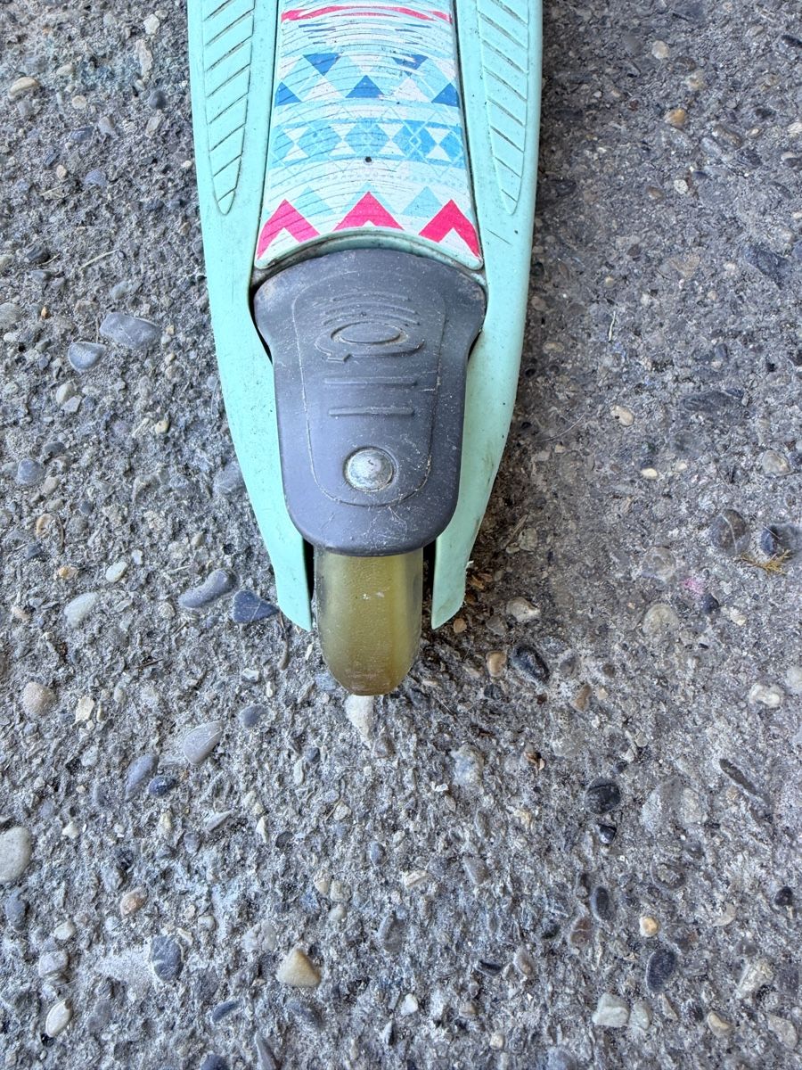 Globber Kickboard: Kinderroller Globber, Mint Grün, 3 Räder – Usato da Hindelbank venduto da Kaktus130 3