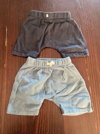 2 kurze Hosen für Kinder in Grösse 6-12 Monate, Grey Label