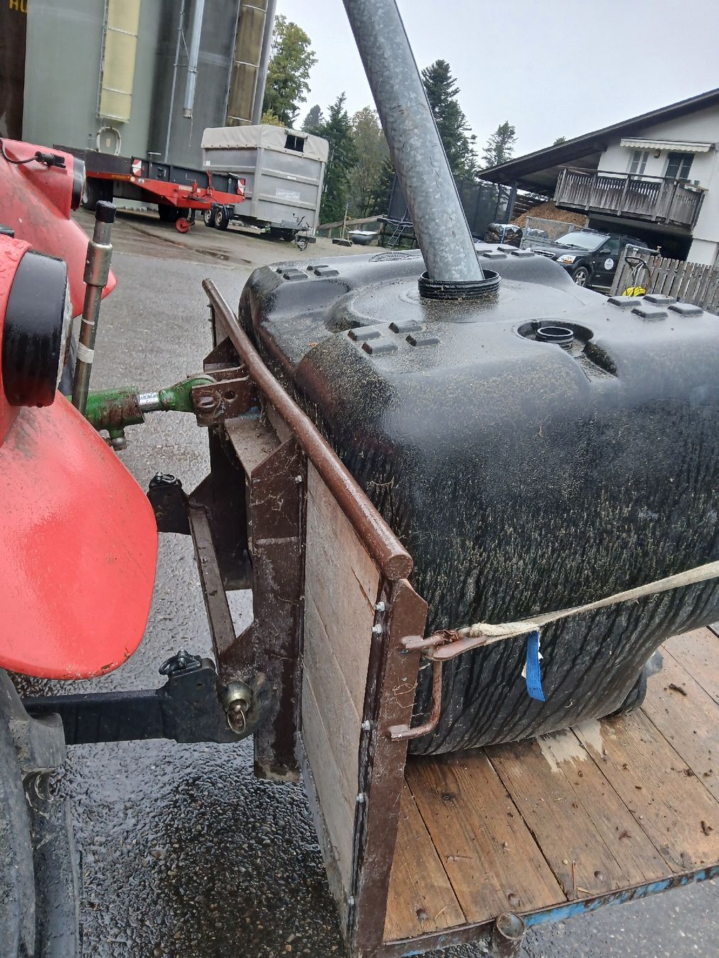 Abbeveratoi e trogoli: 3-Punkt Brüggli mit 500l Wassertank – Difettoso da Sternenberg venduto da lunaster 1