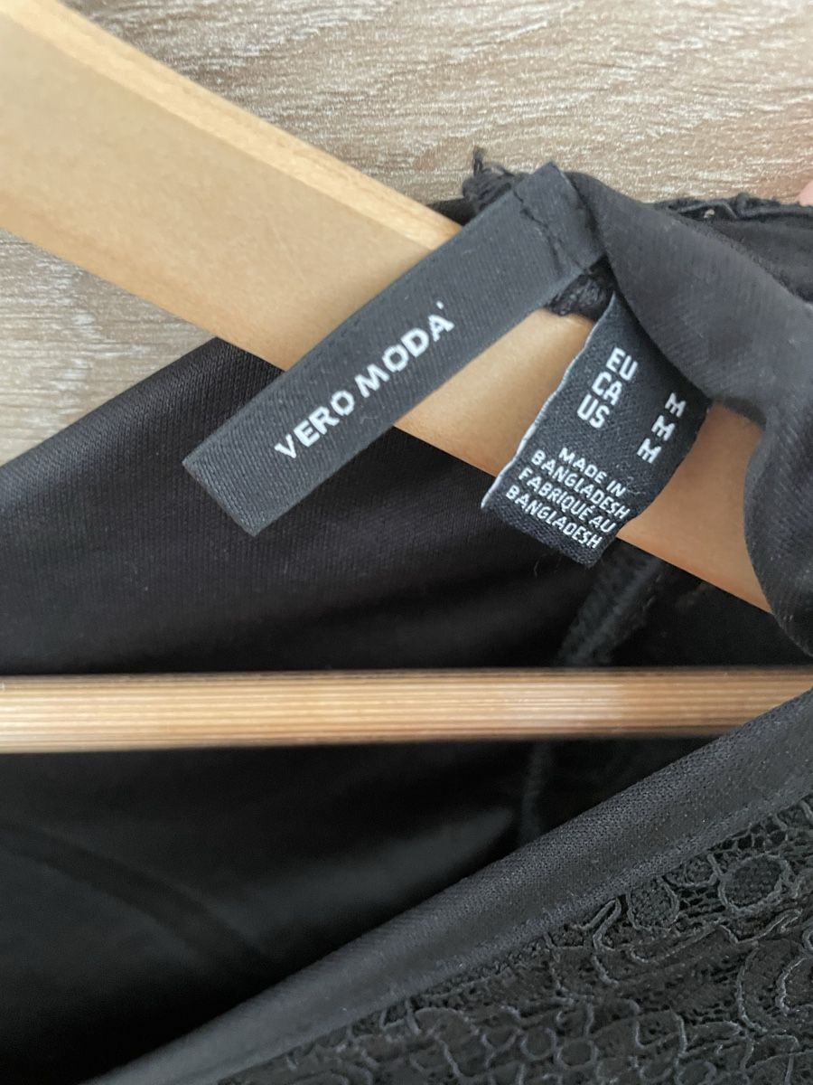 Vero Moda Kleider: Schwarzes Spitzenkleid von Vero Moda, Grösse M – Gebraucht aus Oberwil BL von Petermib 1