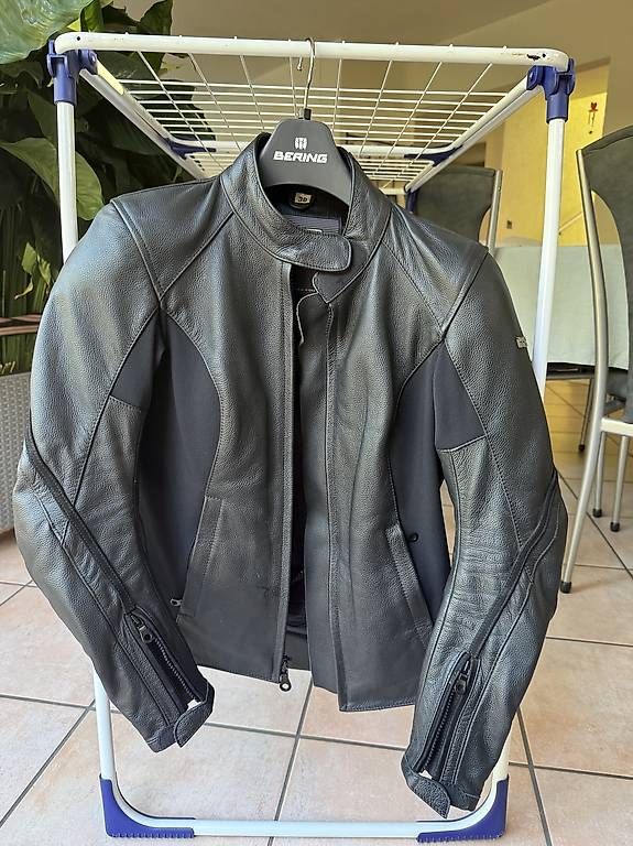 Vestes: Vestes moto dame  – D'occasion à Choëx par jpelopi 2