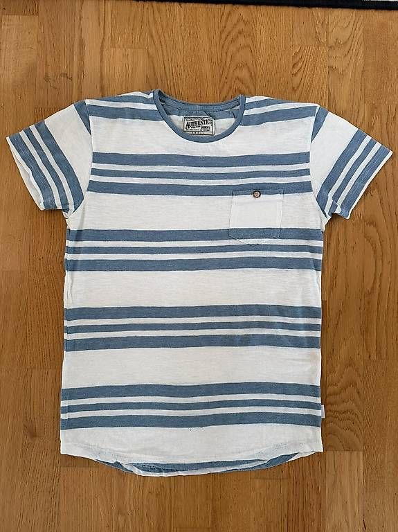 T-shirt: T-Shirt Paket Herren – Usato da Kriens venduto da Rina456 2